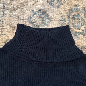 Reformation navy cropped cashmere sweater, size small
